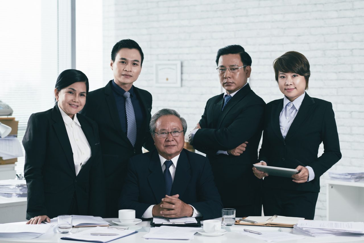 Equipe de advogados do Jurisys reunida em escritório